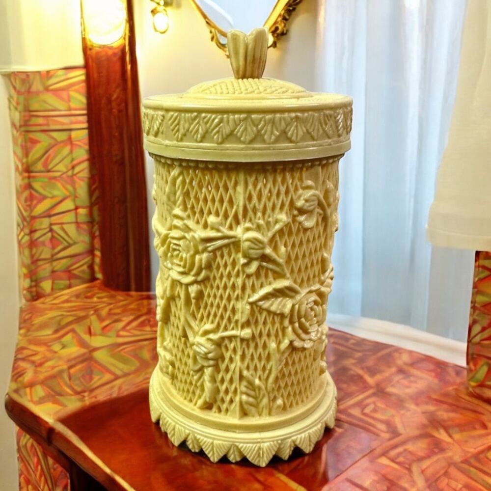 VTG 1970s Faux Ivory Plastic Lattice & Flower Container With Lid Hong Kong